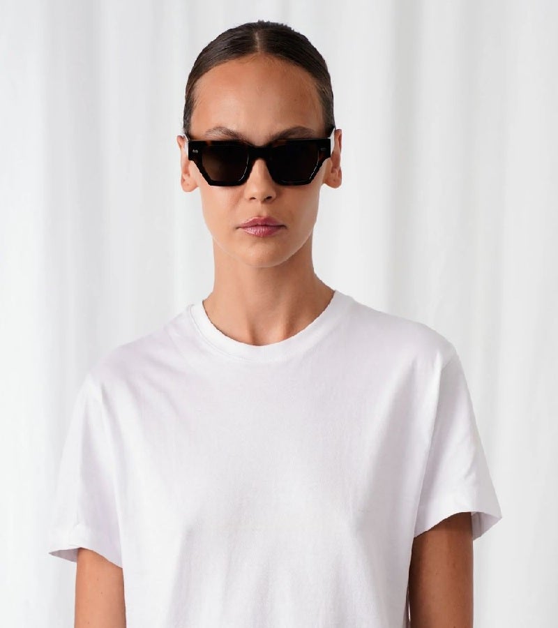  اكسبليست باوتس نظارات شمسية أنيقة للجنسين من ديلاين باللون الأخضر والسلحفاة - Image 4