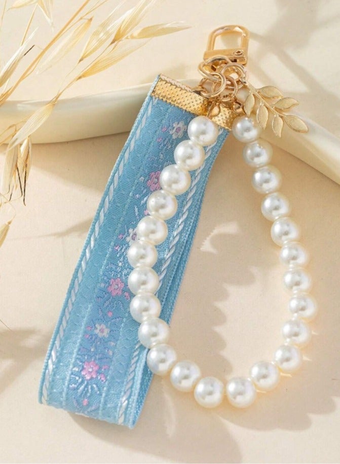 ميدالية مفاتيح نسائية جميلة بتصميم ناعم مزينة بلؤلؤ اكسسوار أنيق وهدية مميزة - Image 2