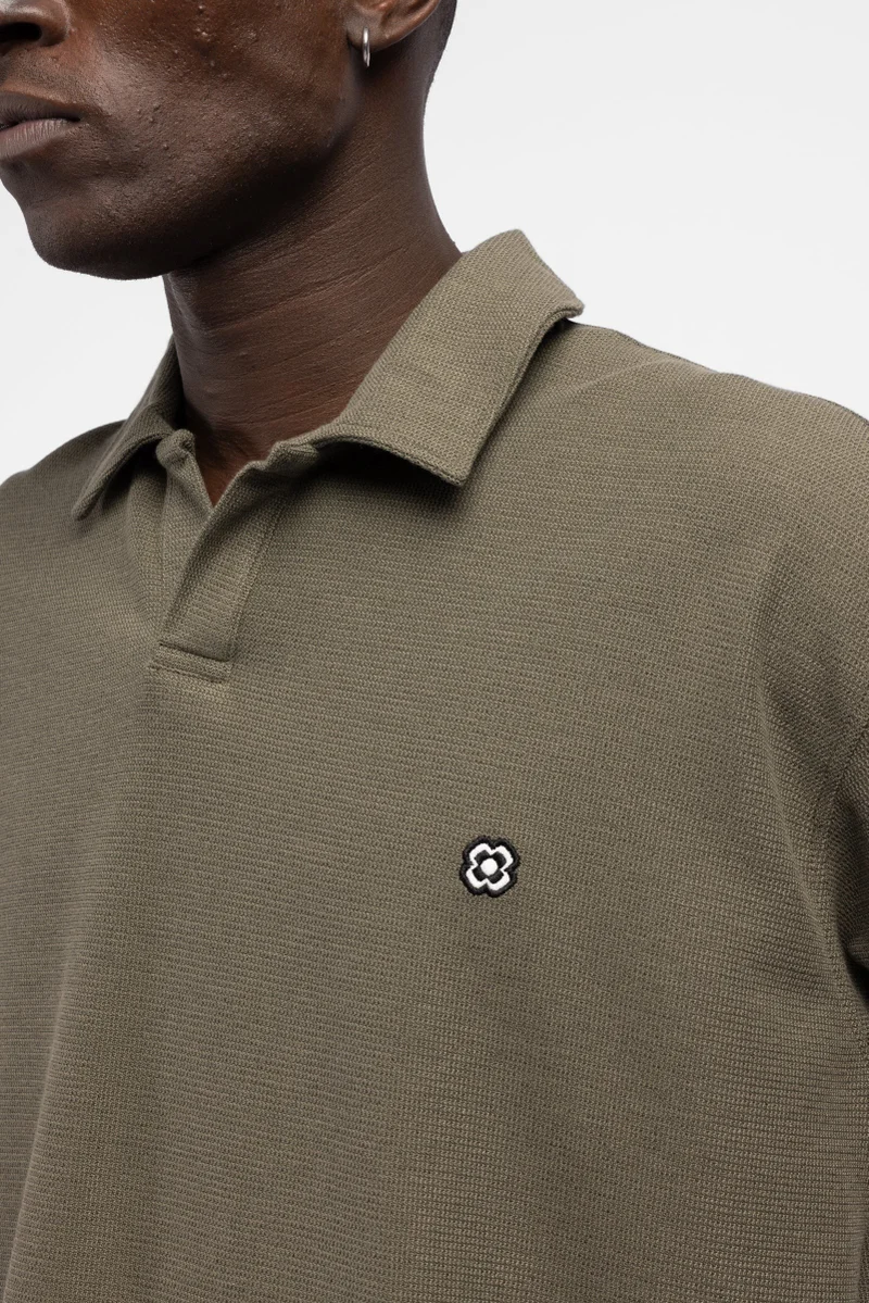 Catch Minimalist Embroidered Polo Collar T-Shirt