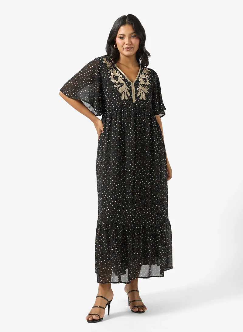 جينجر بلس فستان  لاين مطرز بوهيمي