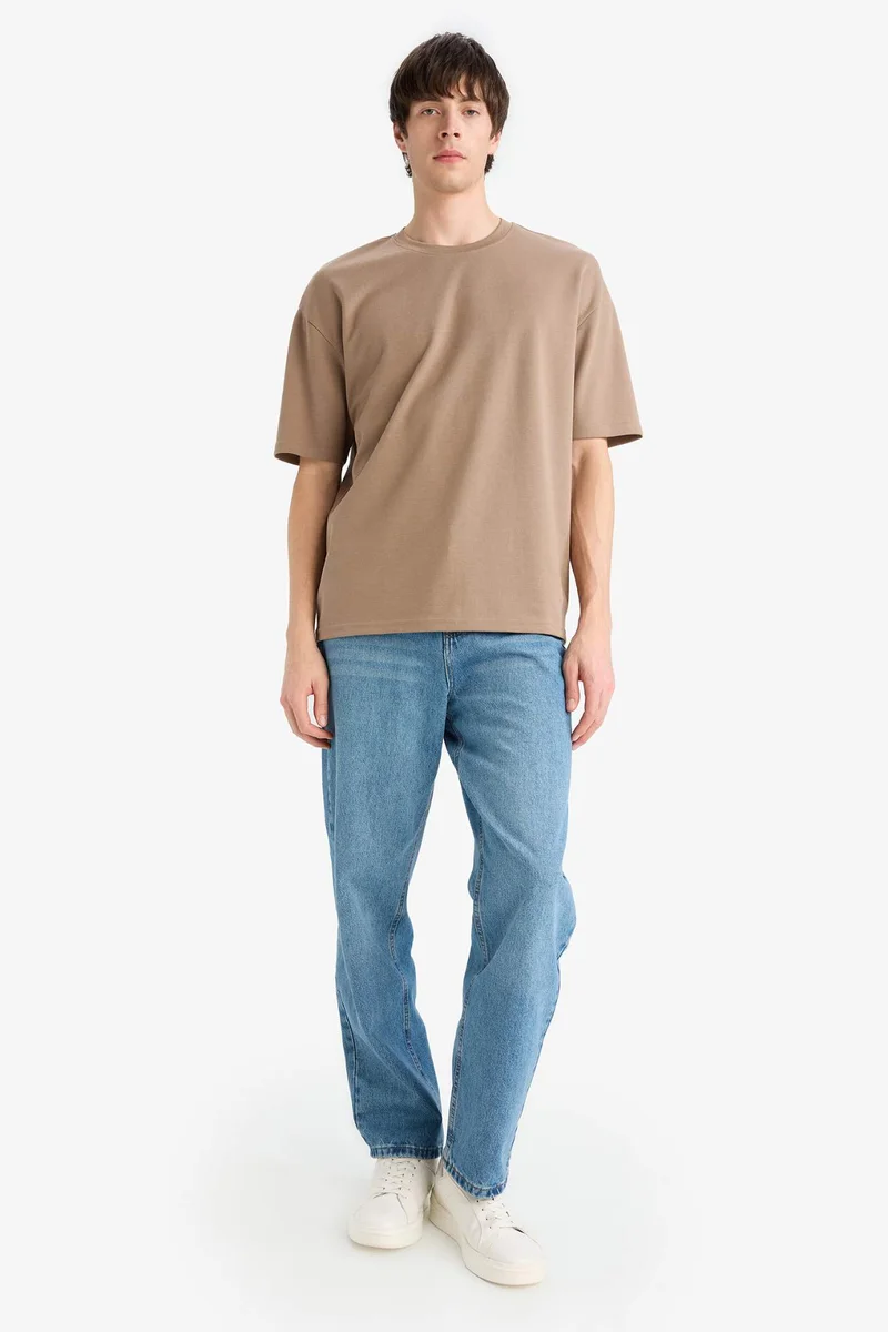 ديفاكتو Oversize Crew Neck Short Sleeve T-Shirt