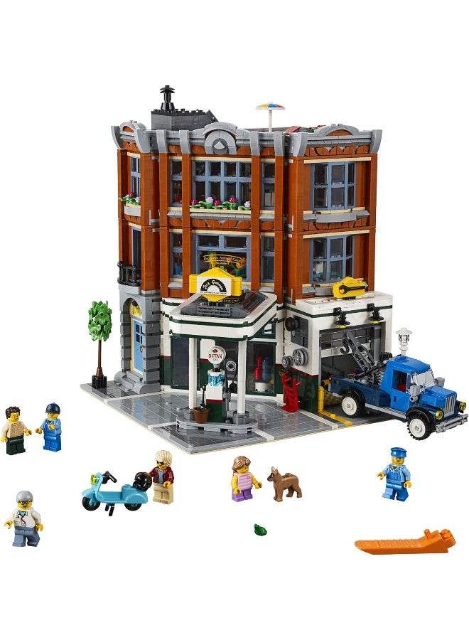 LEGO Creator Expert Corner Garage 10264 Building Kit (2569 Pieces) - Image 2