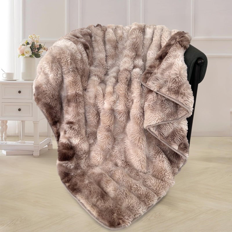 Bcareself Faux Fur Blanket Two Sided Ultra Soft Fluffy Reversible Fuzzy Throw Blanket for Women Men Double Sided Ombre Faux Luxe Faux Fur Thick Minky Blanket for Couch Bed