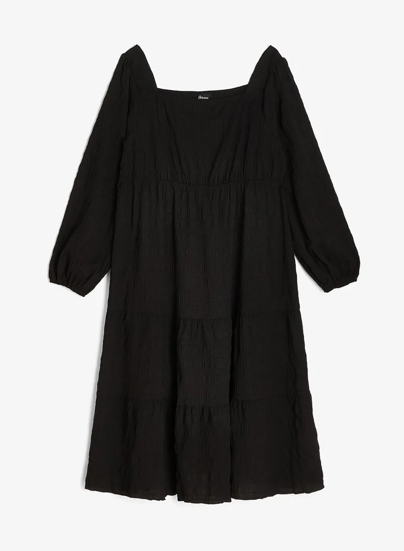 جينجر بلس فستان - بطبقات وياقة مربعة