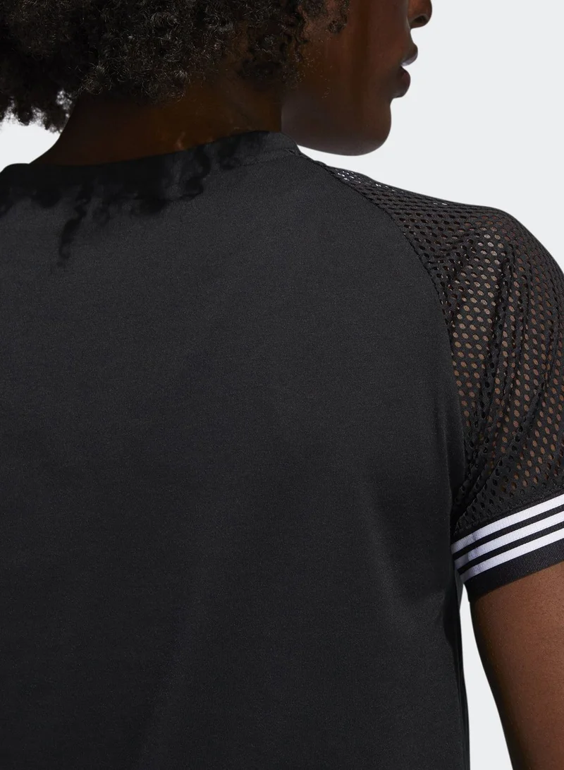 adidas تيشيرت مزين بخطوط الماركة الثلاثة