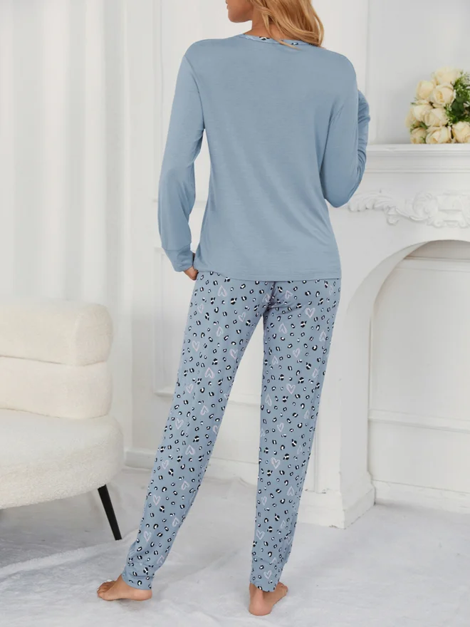 ستايلي Styli Plus Size Solid Round Neck T-Shirt and Printed Pyjama Set