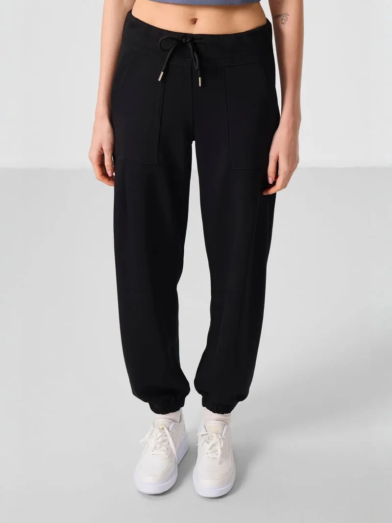 تومي لايف TOMMY Mid Waist Crepe Relaxed Pants with Pocket