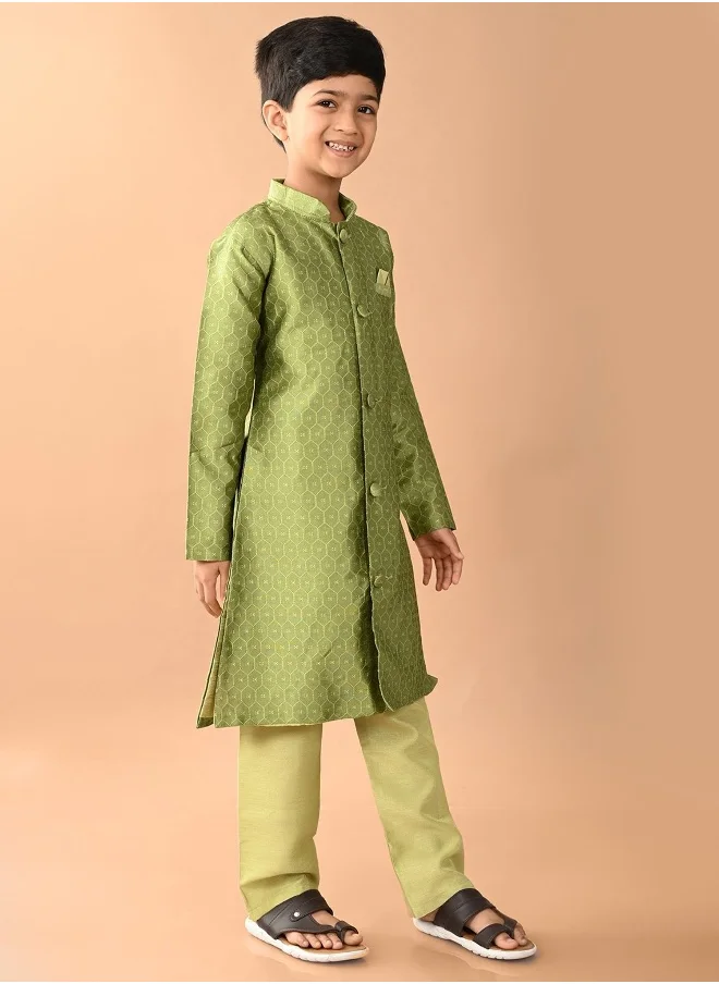 ليلك Embossed Kurta Pajama Set