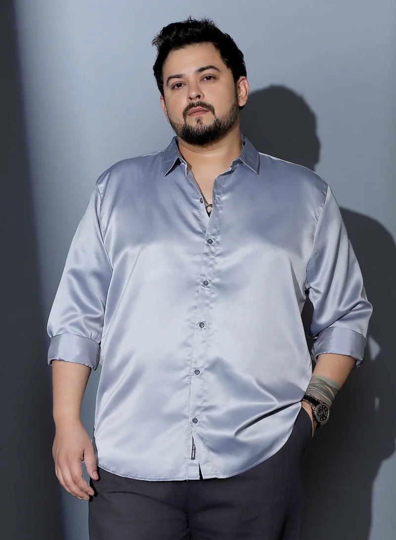 انستافاب بلس قميص رجالي سادة ساتان بياقة سبيد وأكمام طويلة وأساور