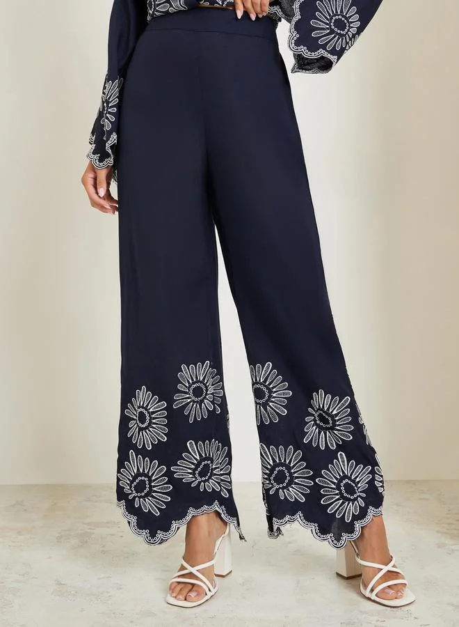 ستايلي بنطال مطرز الحافة