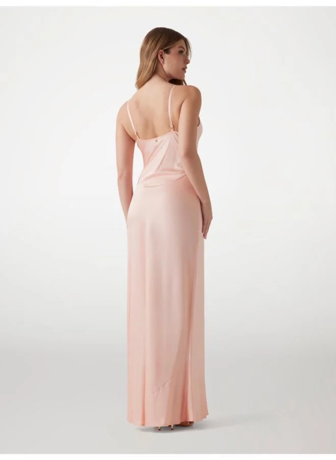 جس Adle Lace Neckline Long Dress