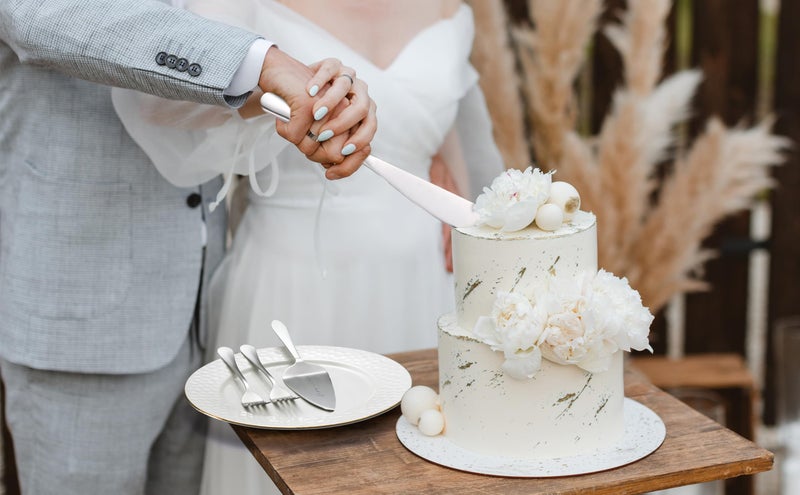 ROXBURGH Wedding Cake Knife and Server Set, Bride and Groom Mr and Mrs Champagne Flutes & Forks with Giftable Box, Cake Cutting Set for Wedding Engagement Bridal Shower Gifts - Image 4