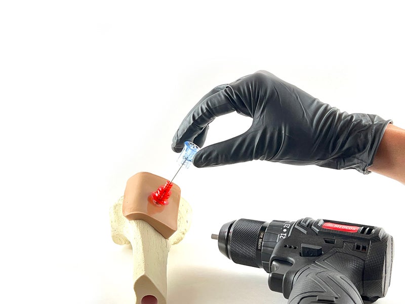 MEDCOS مدرب إبرة IO متوافق EZ-IO 15 قياس 25 مم للإبرة داخل العظم لمعلمي الطب لتعليم مهارات الوصول الوعائي - Image 4
