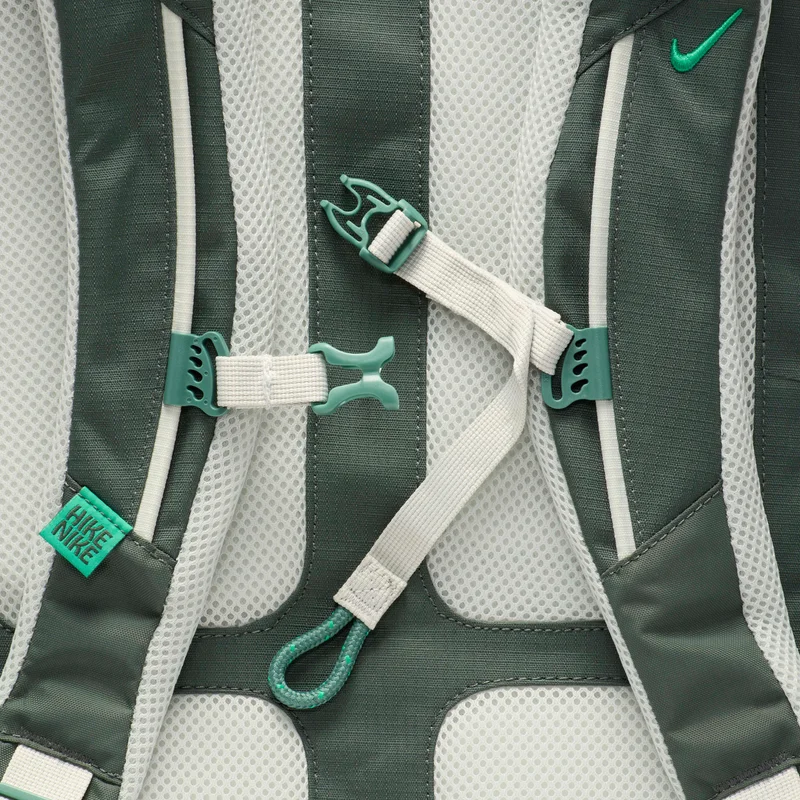 نايكي هايك حقيبة الظهر (27 لتر)