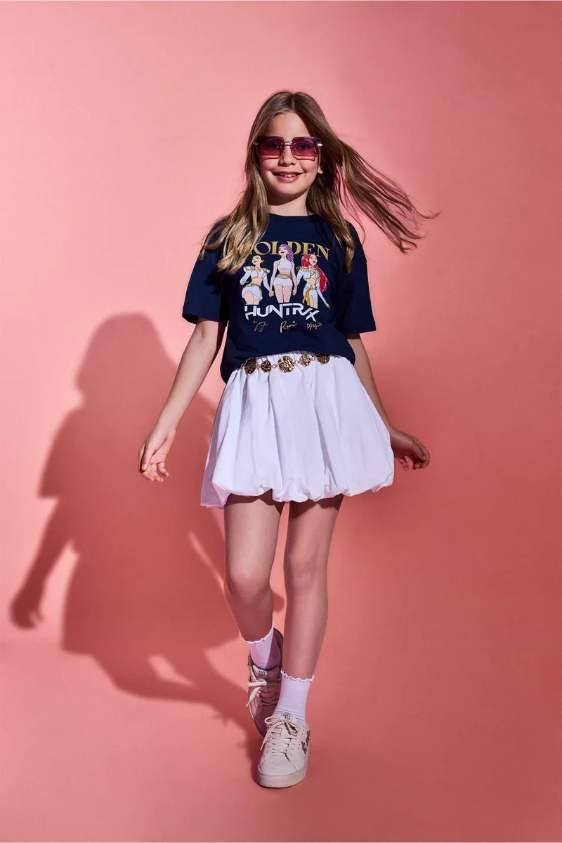 ديفاكتو Girl Kpop - Demon Hunters Relax Fit Crew Neck Short Sleeve T-Shirt