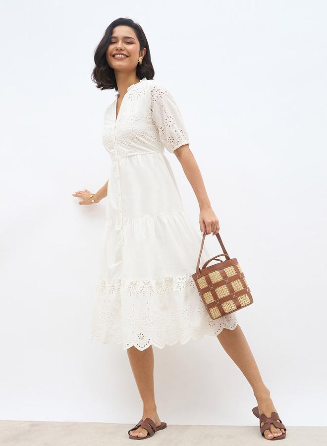 ستايلي فستان ميدي نسائي أبيض بأكمام منفوشة وتفاصيل شيفلي وطبقات - Image 1