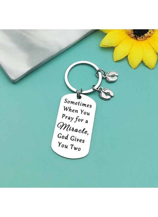 Baipilu - Twin Mom Gifts Keychain New Mom Dad of Twins Gifts Twin Mom Keyring Gifts for Mom Gifts for New Parents of Twins Fathers Day Wedding Baby Shower Pregnancy Announcement Gift for Mom to Be - Image 1