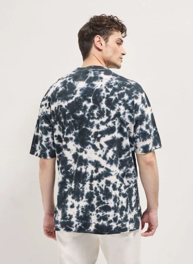 THE BEAR HOUSE  Men's Black and White Tie-Dye Oversize Crew Neck T-shirt Perfect For Casual Wear, Gym, Travel, Or Layering Stylish And Versatile Essential For Every Wardrobe for Men | Best Price UAE