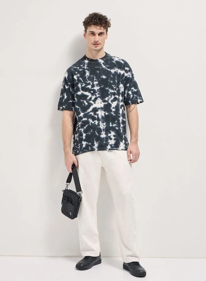 THE BEAR HOUSE  Men's Black and White Tie-Dye Oversize Crew Neck T-shirt Perfect For Casual Wear, Gym, Travel, Or Layering Stylish And Versatile Essential For Every Wardrobe for Men | Best Price UAE