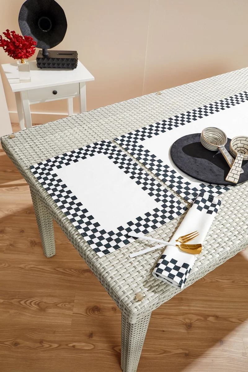 ايس هوم Checkerboard Pattern Runner Set of 4 Placemats
