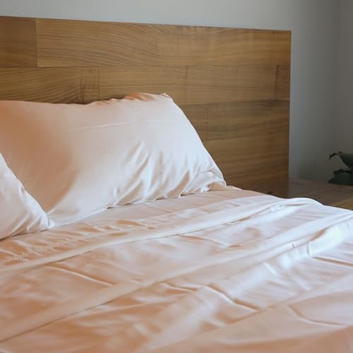 ACCURATEX أوراق أكوراتكس المبردة بحجم كوين - مصنوعة من الفيسكوز من الخيزران، مجموعة أوراق حريرية فاخرة مبردة لحجم سرير كوين، أوراق سرير فائقة النعومة وقابلة للتنفس بعمق يصل إلى 16 بوصة، رملي - Image 2