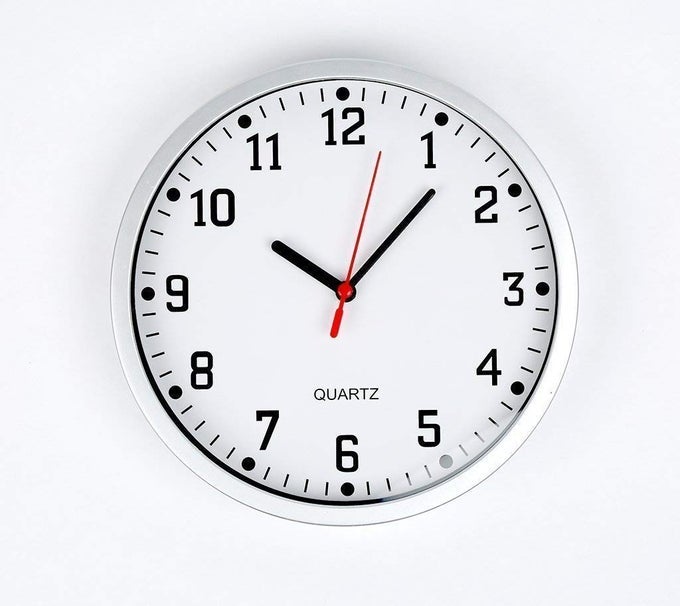 STYLISH WALL CLOCK FOR OFFICE SCHOOL HOME KITCHEN LIVING ROOM WALL CLOCK 9 INCH SILVER FRAME