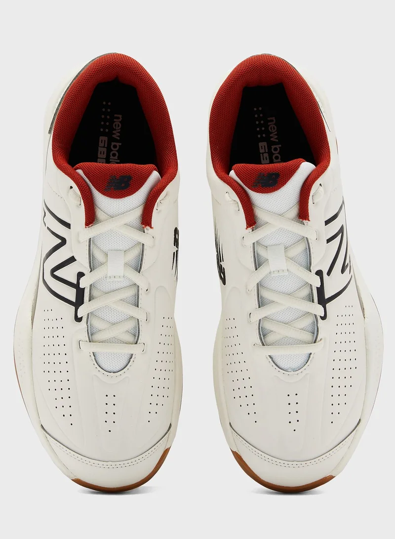 New Balance 696 Low Top Sneakers