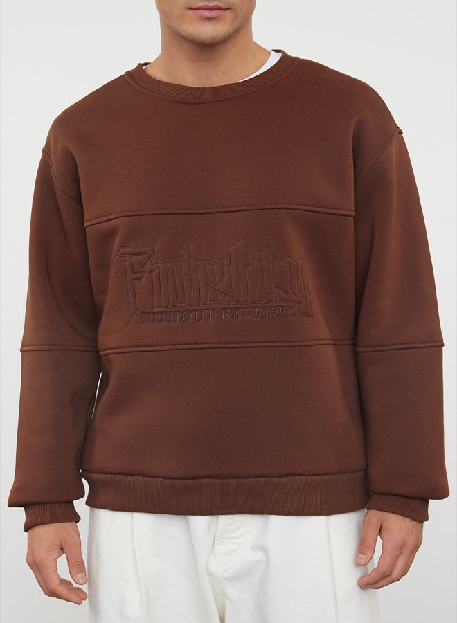 trendyol Brown Oversize/Wide Cut Text Embroidered Inside Polar Fleece Sweatshirt - Image 4