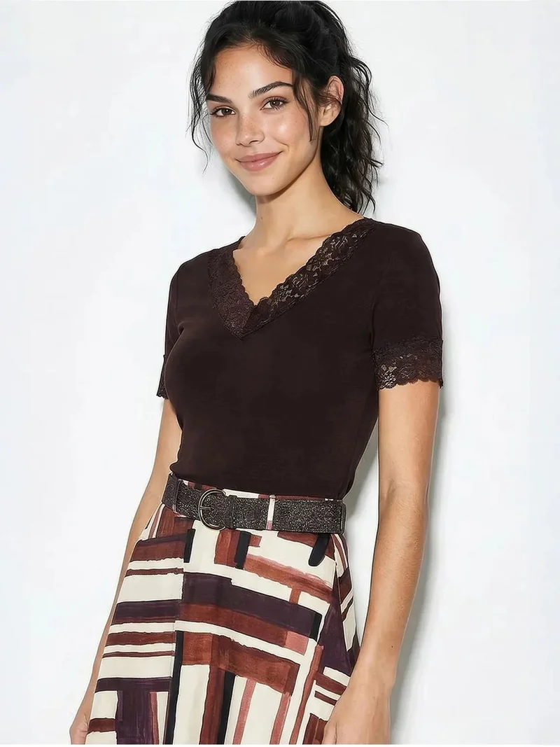 بيانكو لوتشي LUCCI V-Neck Slim Fit Blouse