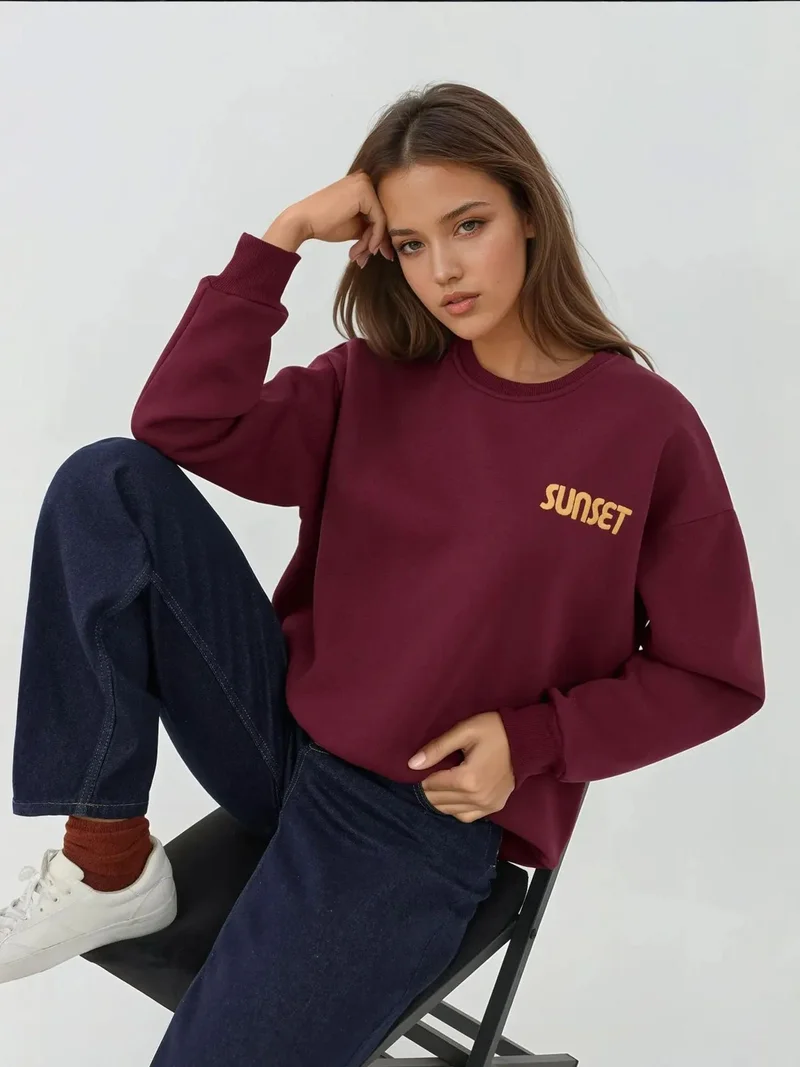 زوبعة سويت شيرت بياقة دائرية مطرز