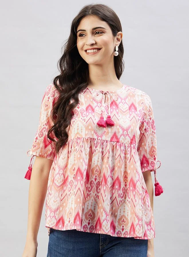 WineRed بلوزة بتفاصيل شرابة مطبوعة