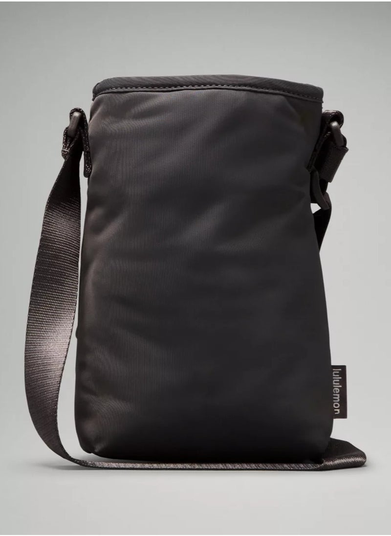 Lululemon - Water Bottle Crossbody with Front Pocket 2L - Image 1