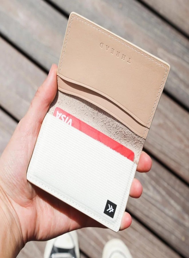 ثريد واليتس محفظة خيطية رفيعة بتصميم بسيط ثنائية الطي للرجال والنساء مزودة بتقنية RFID | حامل بطاقات ائتمان صغير مرن للجيب الأمامي (ساندرز) - Image 5