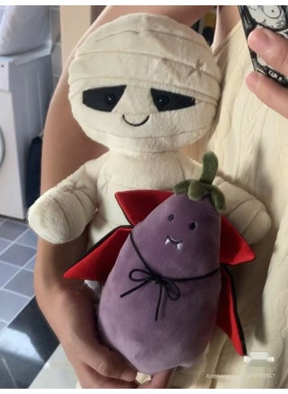 Cloak Vampire Eggplant, comes with a 3B dust bag.