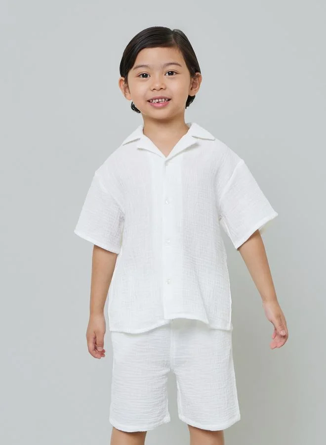 تايك تو Boys White Cotton Collared Shirt And Shorts Set