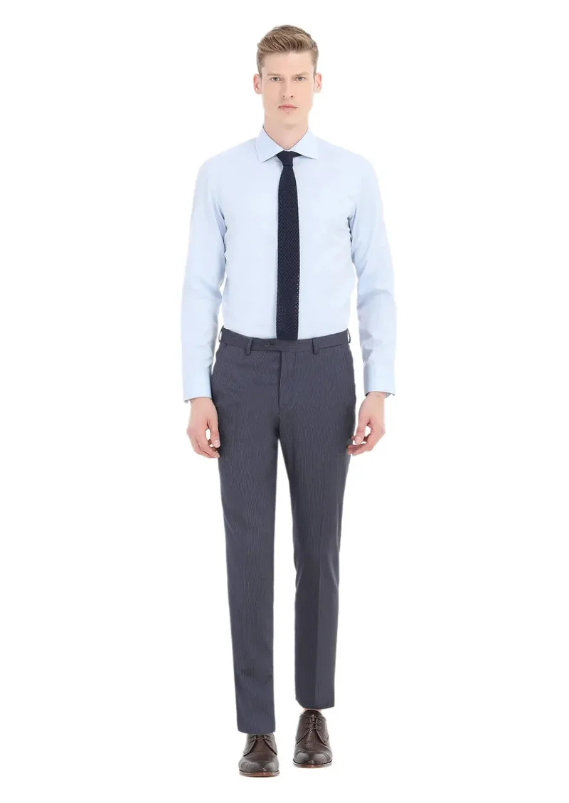 رامسي قميص قطني كلاسيكي سادة بلون أزرق فاتح بقصة ضيقة