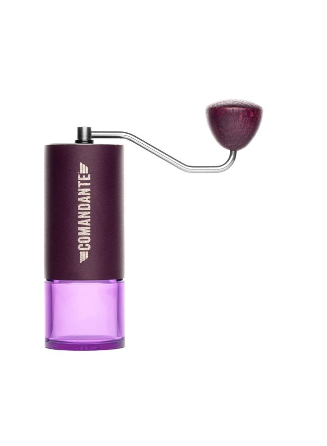 كوماندانتي مطحنة قهوة يدوية Comandante C40 MK4 Nitro Blade بلون أرجواني داكن، طراز BB - شفرات فولاذية Nitro Rex، مقبض من خشب البلوط الأرجواني، وعاء حبوب بوليمر أرجواني سعة 40 غرام، هيكل من البوليمر التقني QTP، صنع في ألمانيا - Image 1