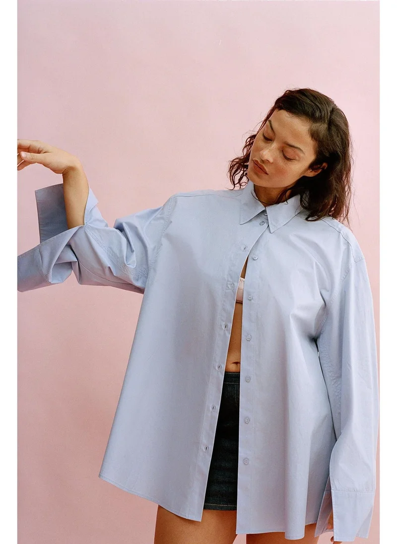 h&m blue dress shirt Light H&m Light Blue Slit-cuff Shirt For Women Best Price KSA 颜色:Royal Blue Oversized shirt in woven global-description_tag-Make an impression in our gorgeous Hayley dress. It's made from silk crepe de chine and comes with a detachable georgette scarf that looks so striking when it trails down the open back. The popper fastening makes it easy to remove. Delia 2.0 ” Lace