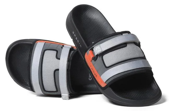تشيبس Men's Colourblocked Sliders in Black and Grey
