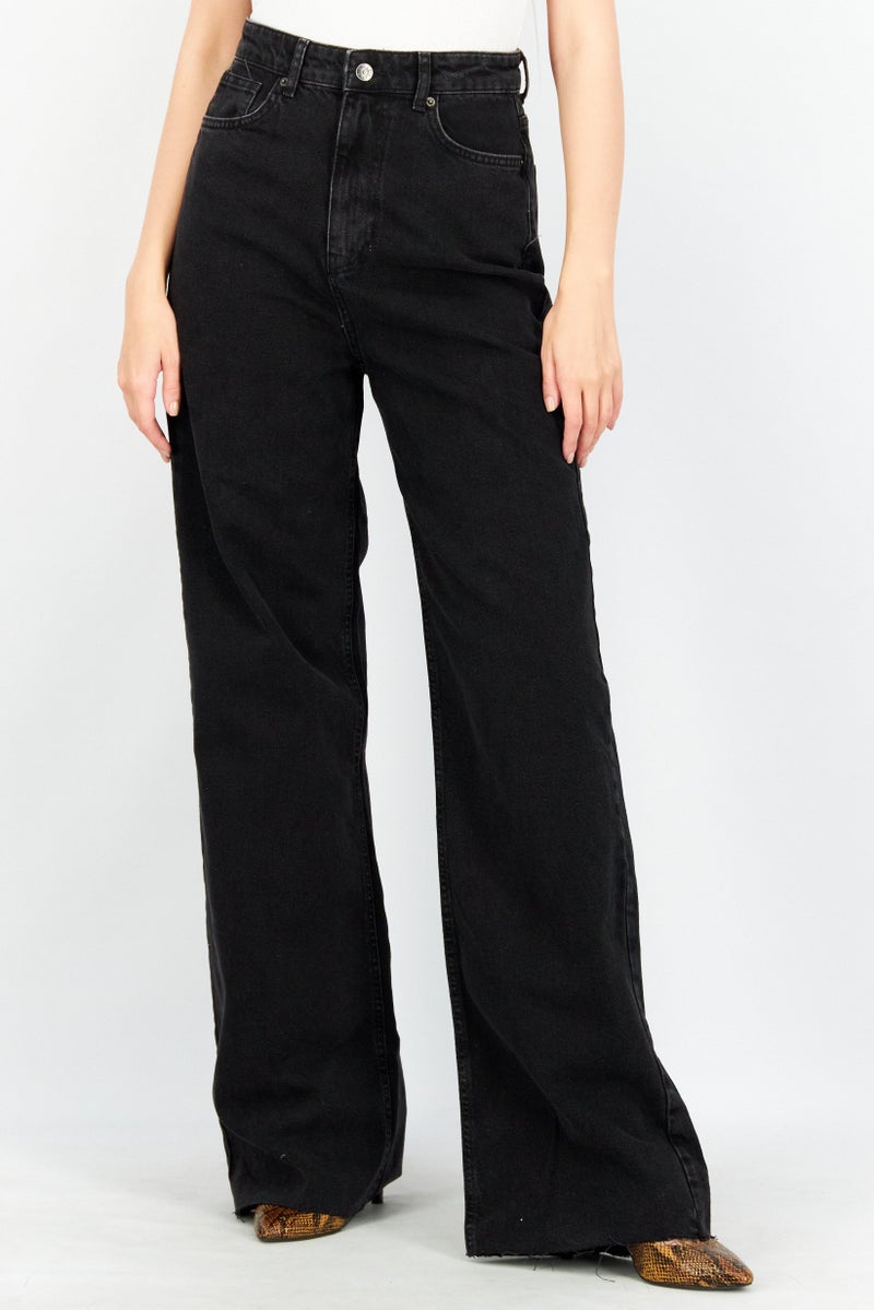 NA-KD Women Dark Washed Stretchable Wide Leg Jeans, Washed Black - Image 1