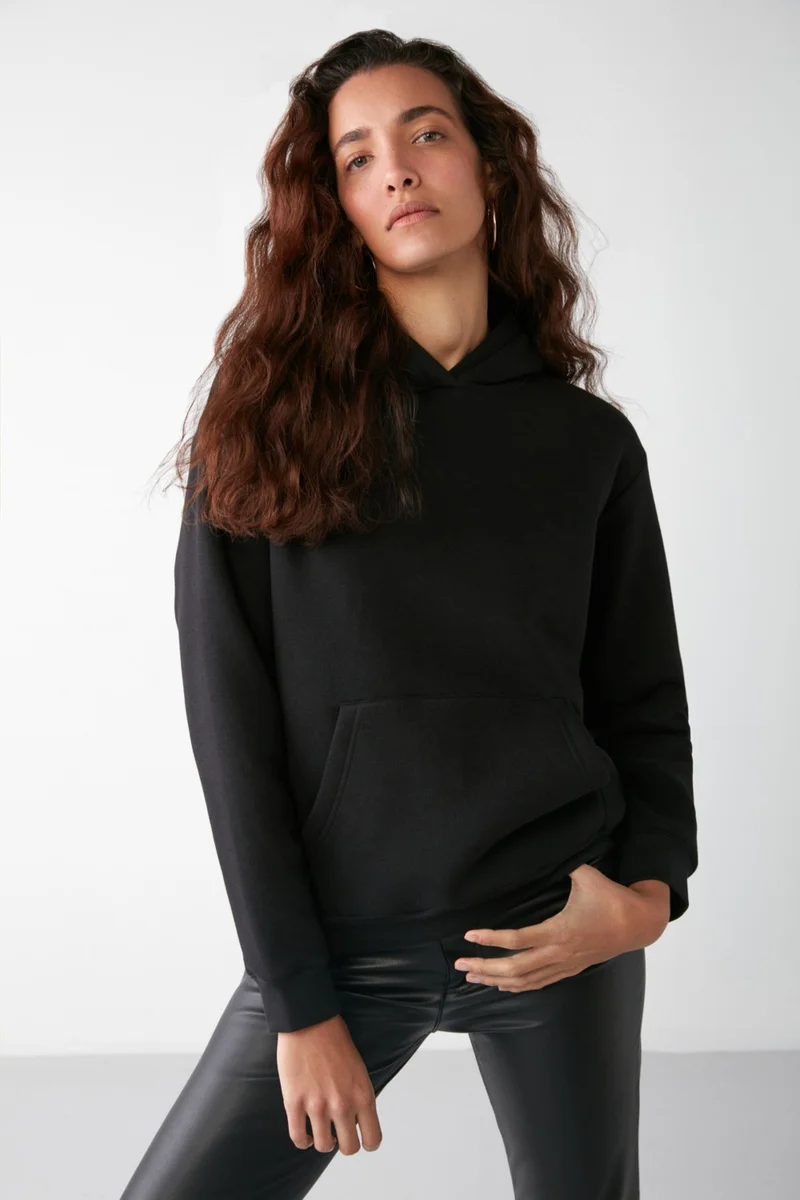 جريميلانج Adel Relaxed Fit Knitted Kangaroo Pocket Hooded Black Sweatshirt