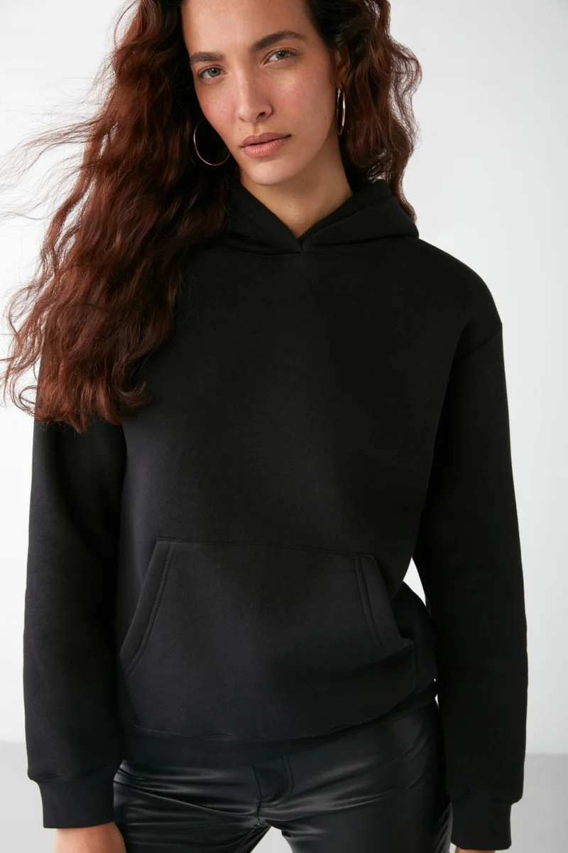 جريميلانج Adel Relaxed Fit Knitted Kangaroo Pocket Hooded Black Sweatshirt