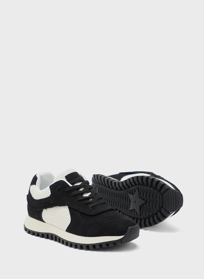 Ginger Cut Out Detail Casual Sneakers