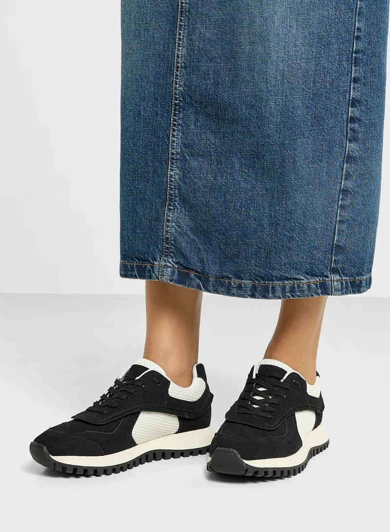 Ginger Cut Out Detail Casual Sneakers