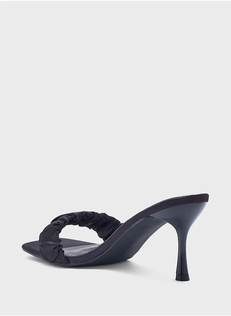 ايلا Ruched Strap Mid Heel Sandal