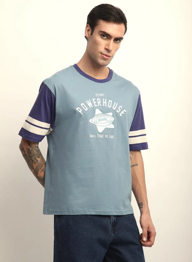 ديلينجر تيشيرت بطبعة أبليكيه وقصة واسعة للرجال