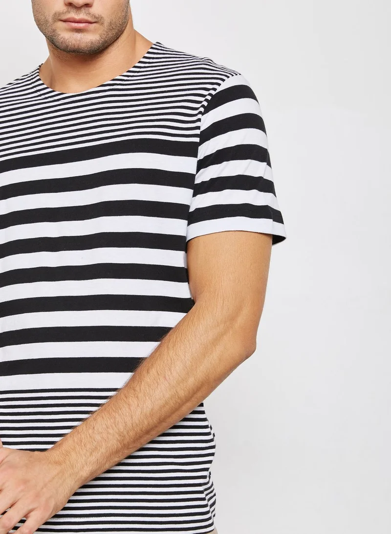 Mango Man Melvin    T-Shirt