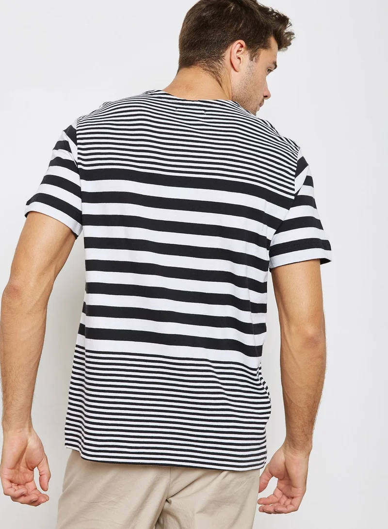 Mango Man Melvin    T-Shirt
