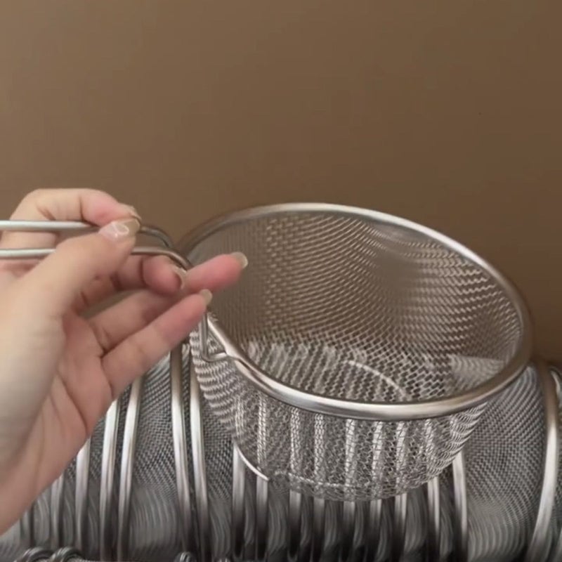 304 Stainless Steel Multi-Functional Round Fryer Basket with Anti-Splash Grid for Home and Commercial Use - Image 4