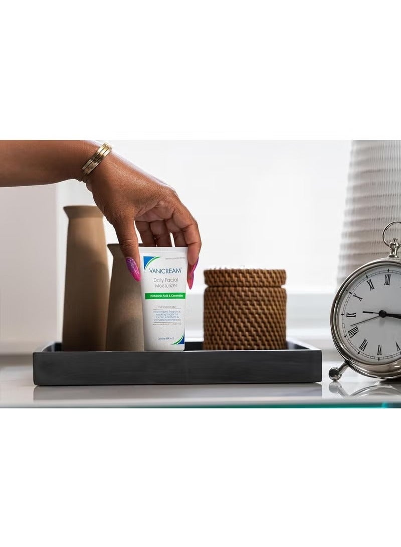 Vanicream Daily facial moisturizer with ceramides and hyaluronic acid, hydrating and nourishing, lightweight and oil-free, free of common irritants, suitable for sensitive skin, unisex, 89ml - Image 3